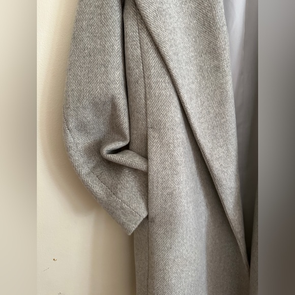 Ann Taylor Herringbone Shawl Collar
Wrap Coat in gray. Petite XS. - Picture 10 of 16